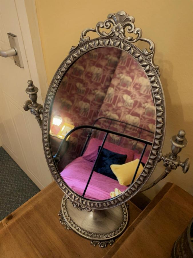 Bed and Breakfast Bohemianbreezebreaks Thornton Dale Esterno foto